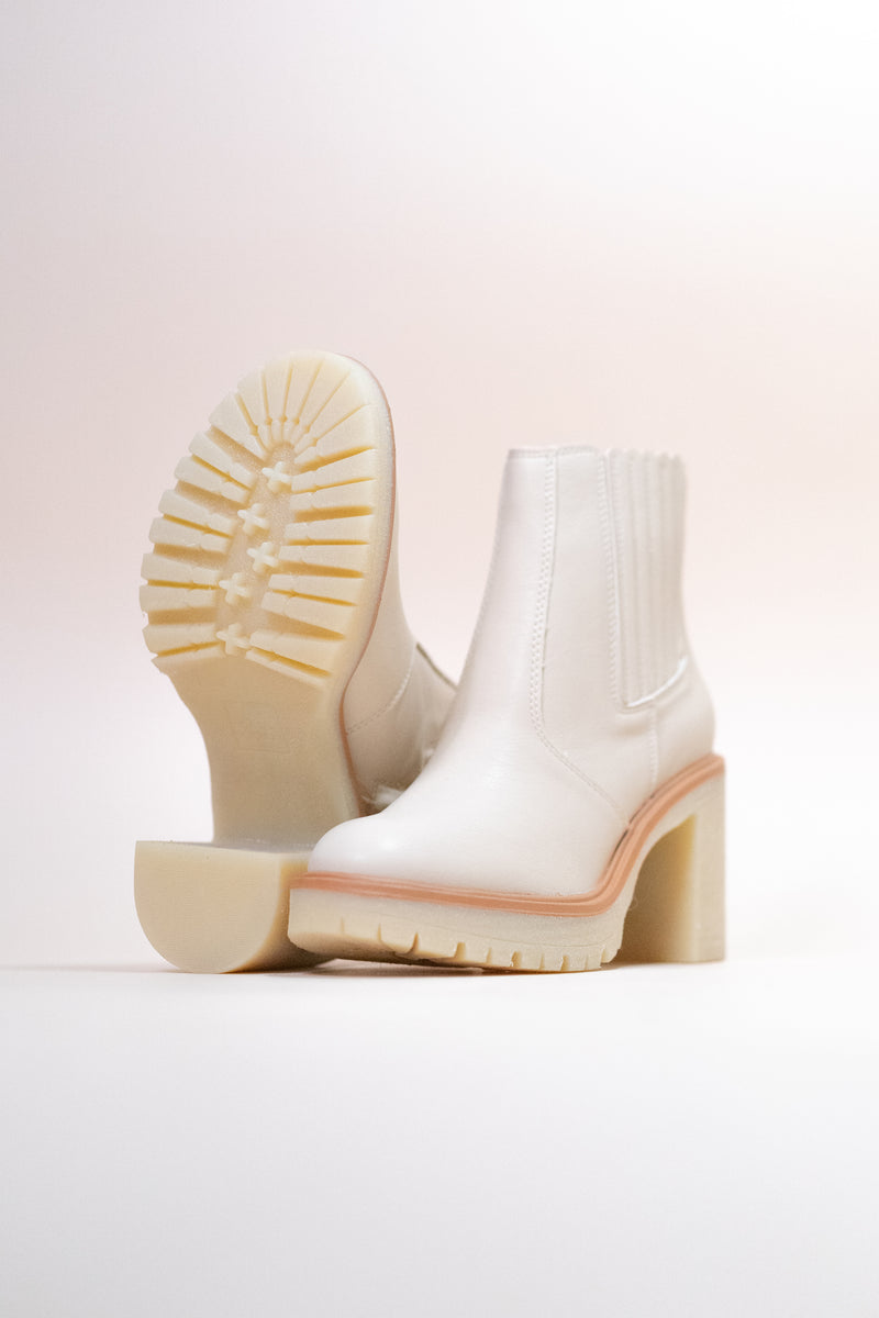 Que Cute Paneled Boot - Cream